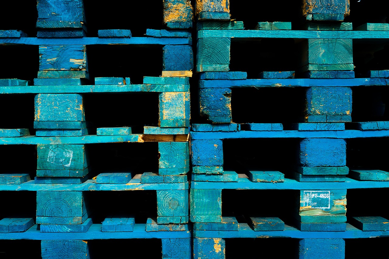 Plastic Pallets vs Paper Pallets: Choosing the Right Packaging for Export